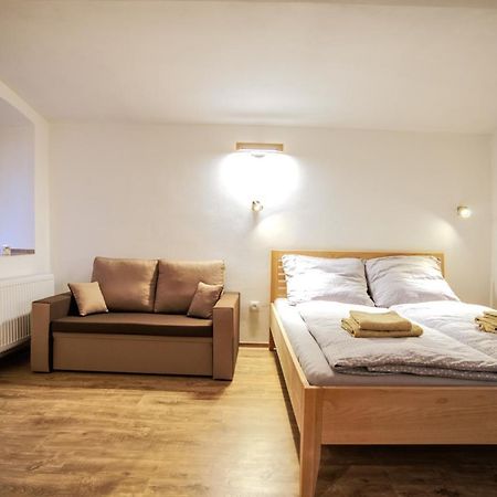 Apartmanek Mezi Kopci Lägenhet Jáchymov Exteriör bild