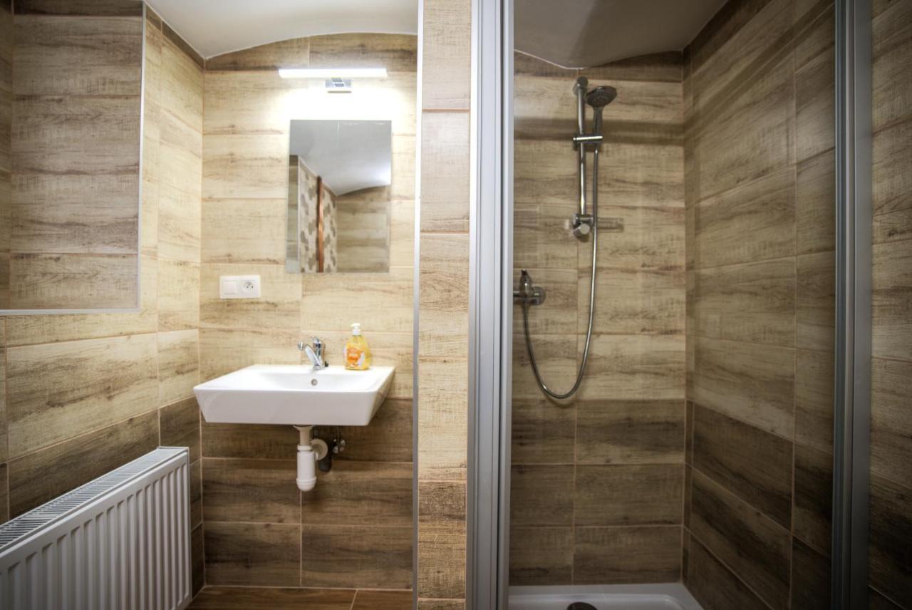 Apartmanek Mezi Kopci Lägenhet Jáchymov Exteriör bild
