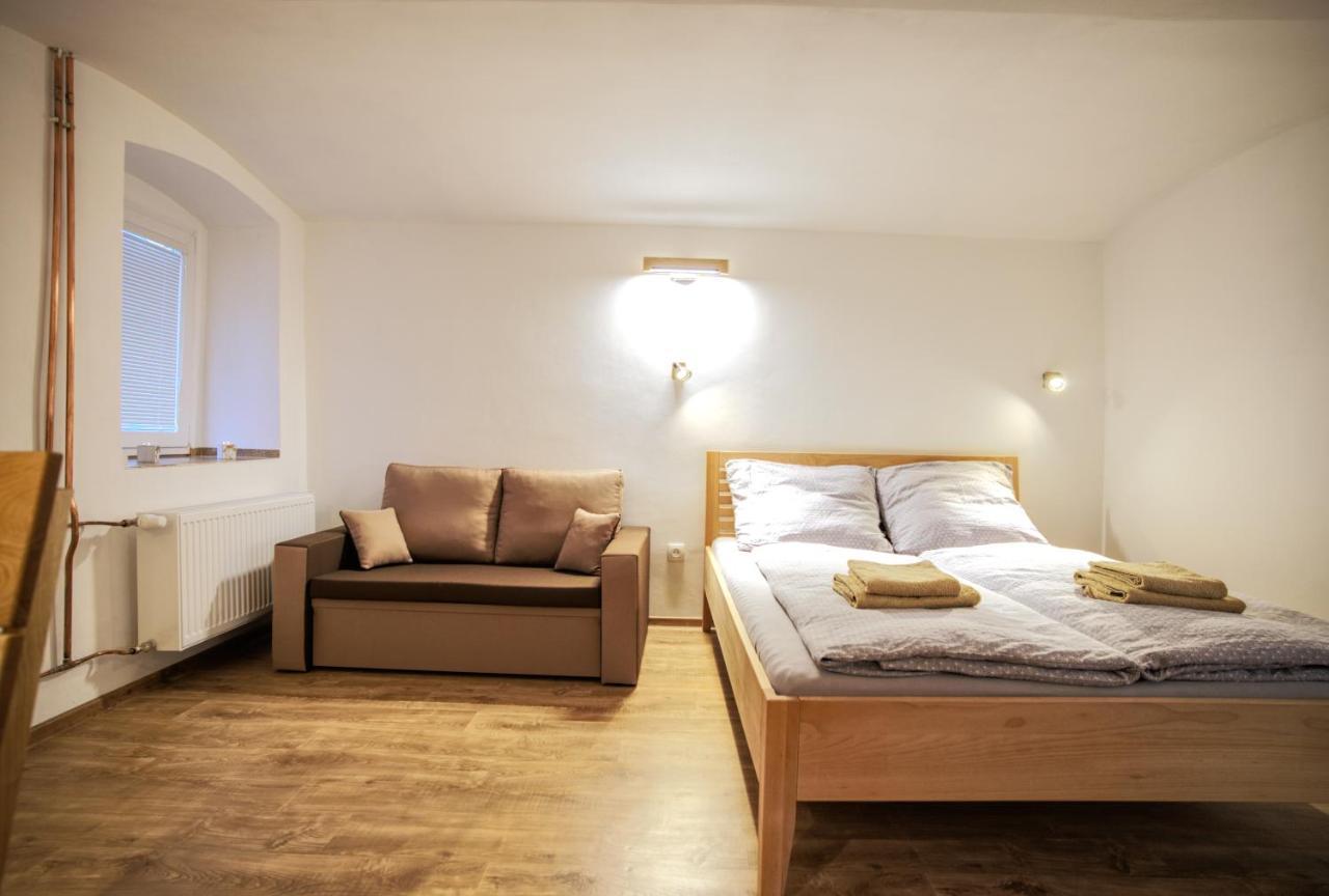 Apartmanek Mezi Kopci Lägenhet Jáchymov Exteriör bild